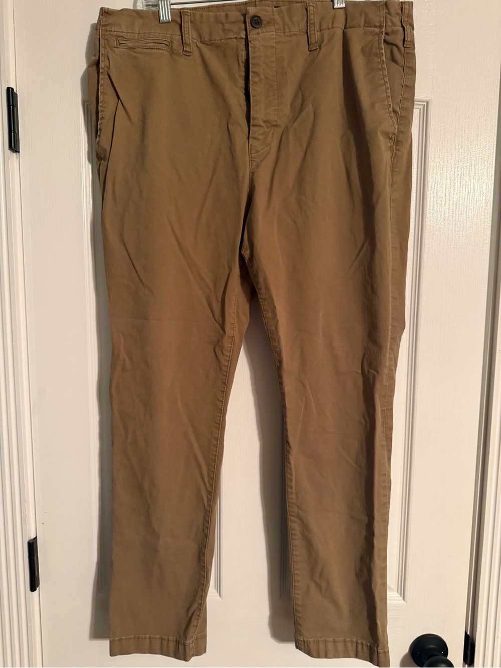 American Eagle Outfitters Men's Tan Chino Pants